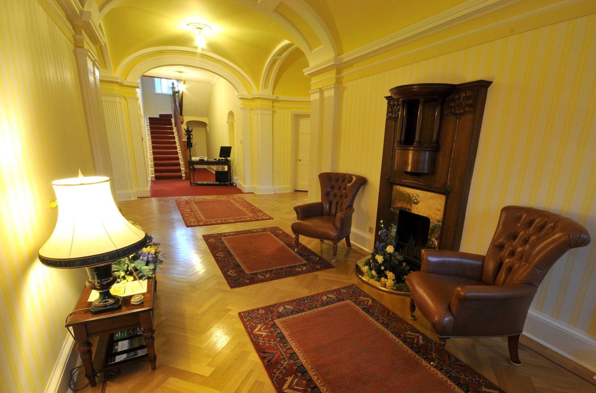 Woodland House Hotel Дамфрис Экстерьер фото